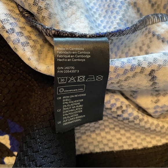 H&M Texturized Geometric Patterned Dress in Black and Blue-Size Medium - Picture 12 of 12